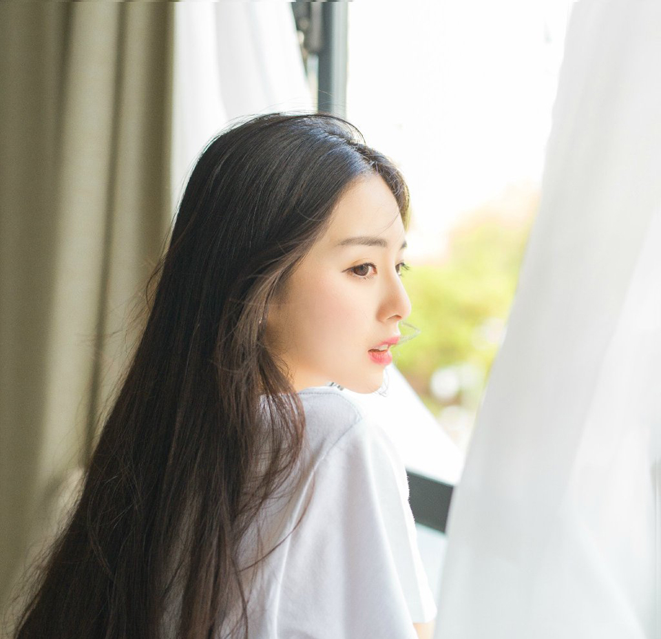 “那又如何？今日，我吕蒙便是为私仇而来，将士们，杀！”吕蒙冷哼一声，一声令下，数百艘艨艟出现，每五艘或十艘一组，朝着陈到这边穿插过来。